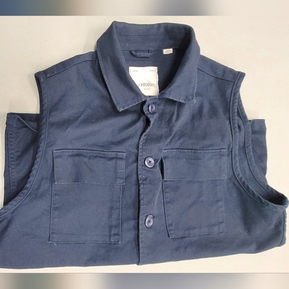 Button-up Vest - Picture 3 of 3